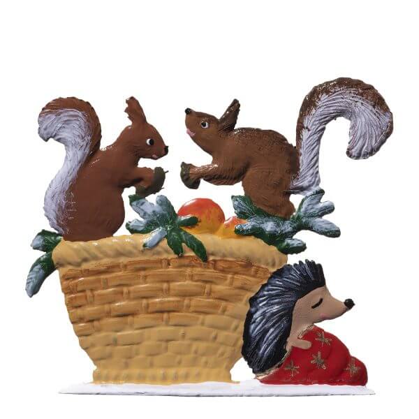 CM19 R Squirrels in Basket CM19 R Squirrels in Basket